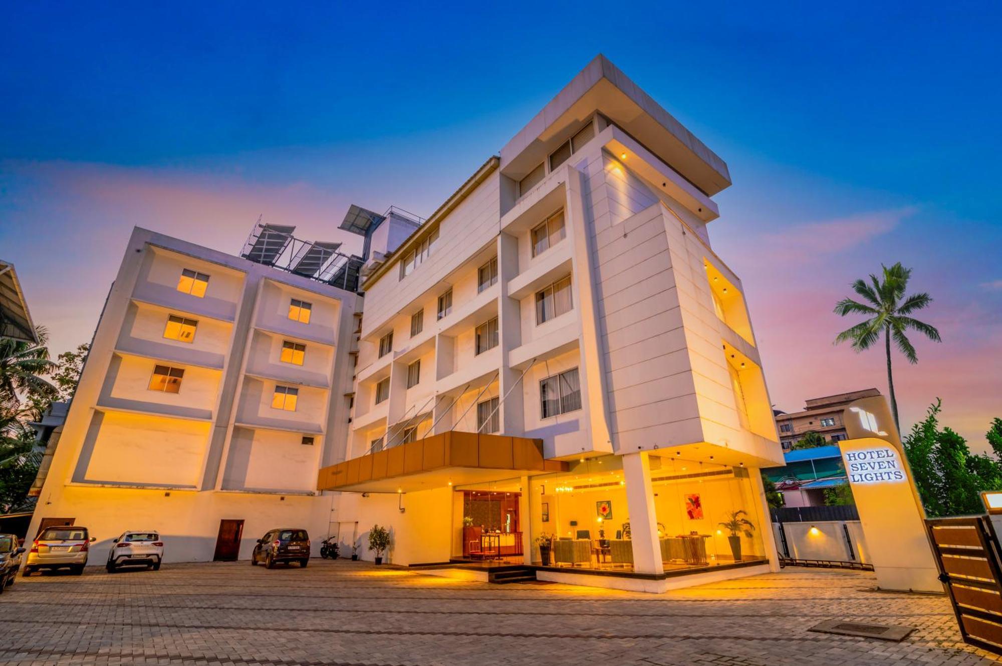 Hotel Seven Lights Kochi Exterior foto