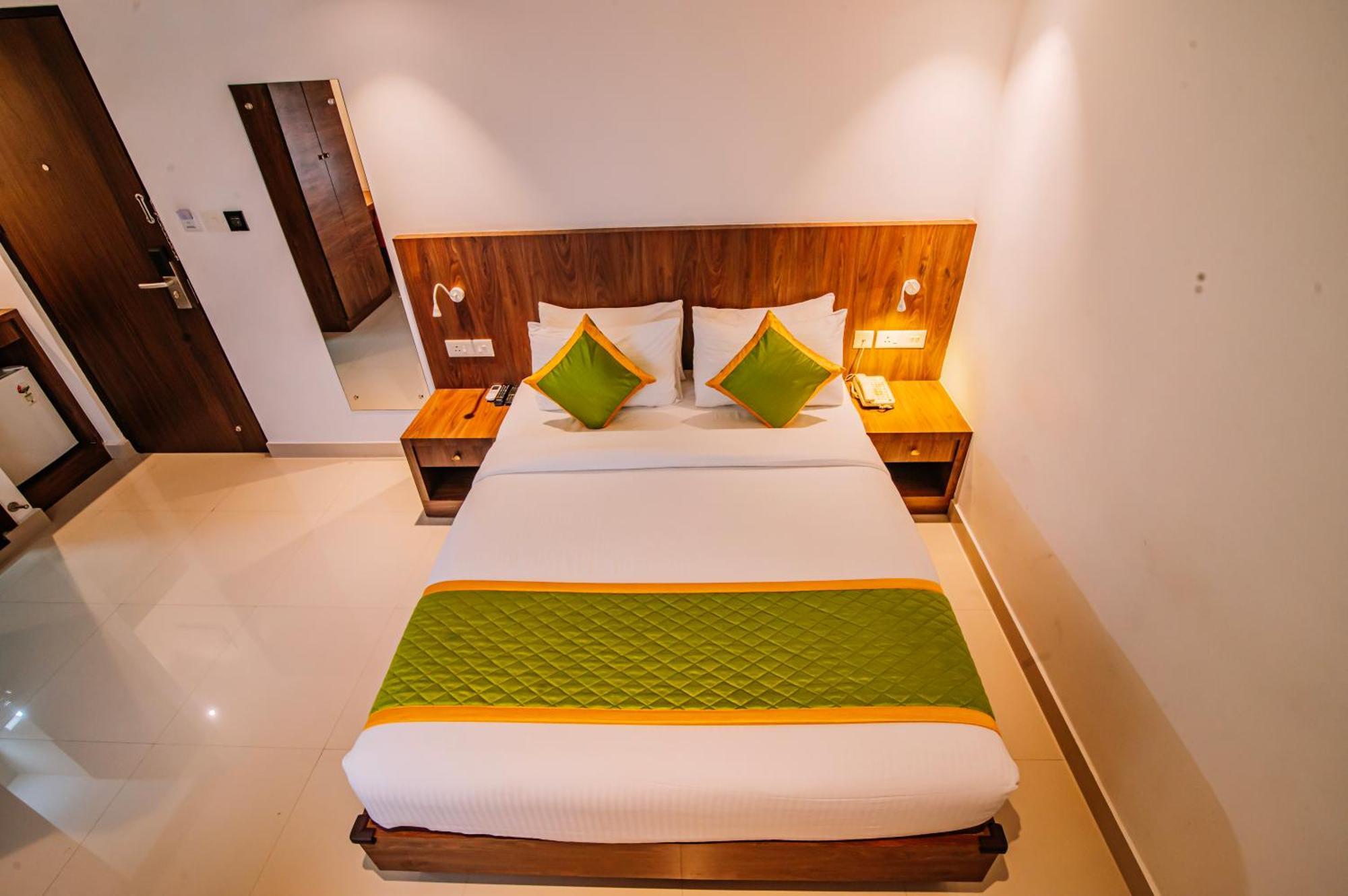 Hotel Seven Lights Kochi Exterior foto