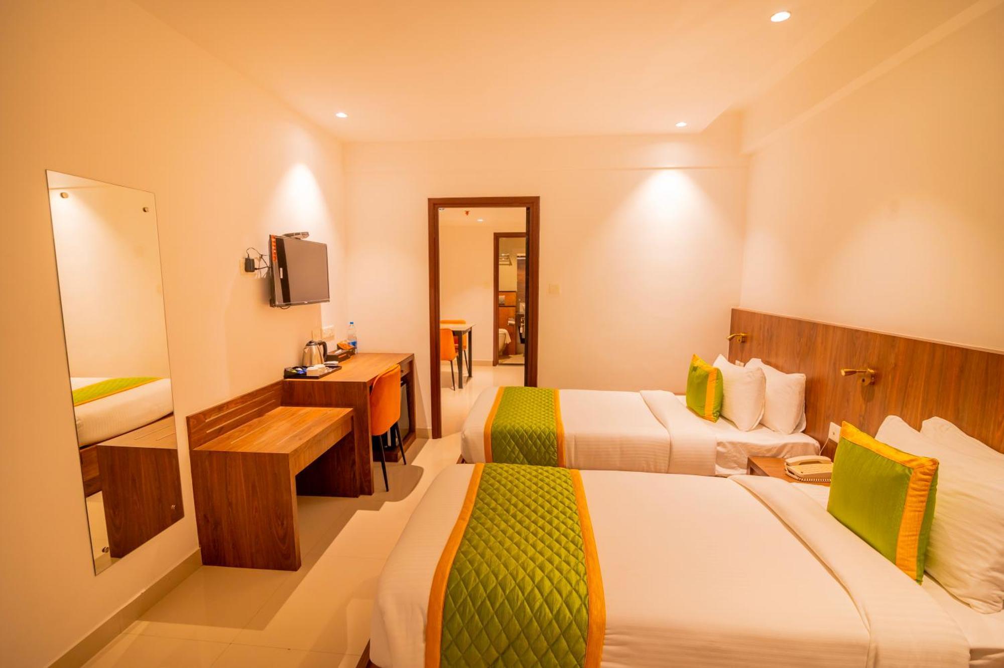 Hotel Seven Lights Kochi Exterior foto